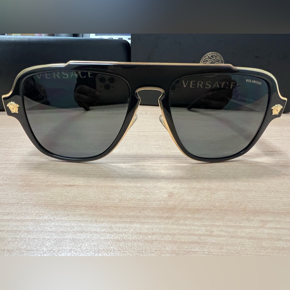 Versace Polarized Sunglasses Excellent condition